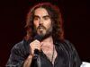 Russell Brand si è dichiarato non colpevole di nuove accuse di stupro e violenza sessuale