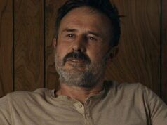 Dewey (David Arquette) prende in giro Neve Campbell nel teaser di “Scream 7”.