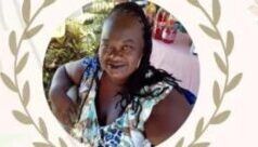 Il preside e gli alunni della St Martin’s Primary School rendono omaggio al personale deceduto