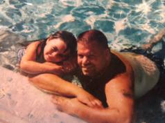 La donna rivela le ultime parole che il padre le scrisse prima di morire: “Non dirlo a mamma”