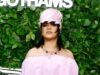 Rihanna è tornata in studio, accennando a nuova musica