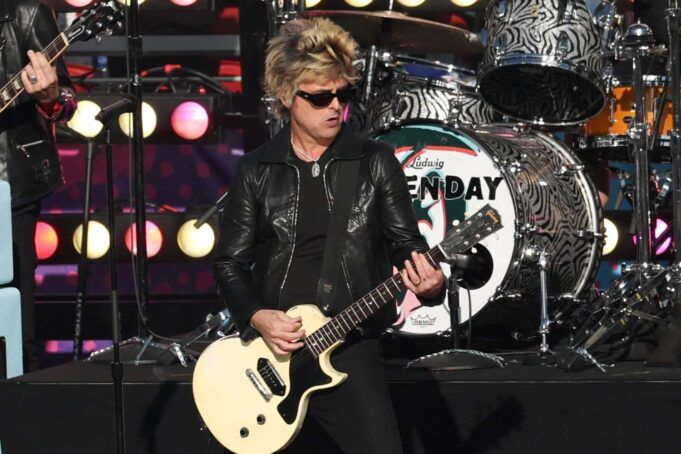 green-day-super-bowl-020826-0336c28687a14e31a0755815579a7839.jpg