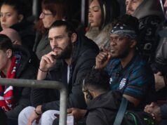 Andy Carroll ha nominato manager di Dagenham e Redbridge come nuovo proprietario. KSI licenzia brutalmente il capo
