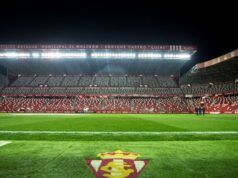 La partita dell’ex squadra della Liga è sospesa dopo che un tifoso ha avuto un’emergenza medica all’interno dello stadio