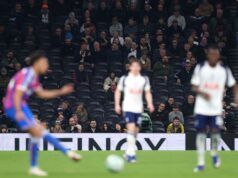 I tifosi furiosi del Tottenham vengono trollati dal loro stesso DJ dopo l’umiliazione del Crystal Palace
