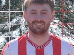 Il calciatore 25enne muore in un incidente d’auto mentre la famiglia affranta condivide un tributo emotivo