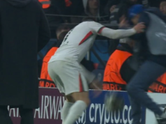 Pedro Neto “fa un Eden Hazard” e spinge il raccattapalle dopo un acceso alterco