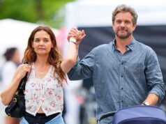 Joshua Jackson si riunisce con Katie Holmes in Happy Hour, Dawson’s Creek