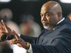 L’ex governatore della Carolina del Nord Mark Robinson ammette di aver mentito sul passato durante la campagna governativa del 2024