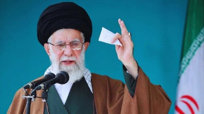 1772341363_66f9d1f539875-viva-militer-ayatollah-ali-khamenei_665_374.jpg