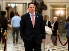 Gonzales ha abbandonato la sua candidatura per la rielezione dopo rapporti tesi