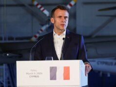 Macron: "Prosegue la missione di difesa per aprire gradualmente lo Stretto di Hormuz"