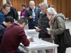 Secondo i sondaggi il PP vincerà le elezioni con 30-32 seggi e avrà ancora bisogno di Vox