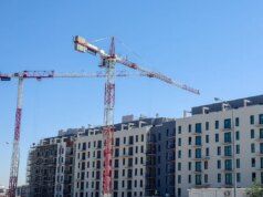 Gli architetti chiedono una revisione della costruzione di quasi 246.000 case all’anno e una tassazione