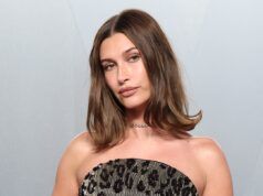 La trasformazione dei capelli biondi di Hailey Bieber