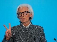 Lagarde si avvicina al rialzo dei tassi: "L’indecisione non ci paralizzerà"