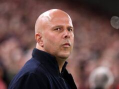 Il futuro immediato di Arne Slot al Liverpool diventa più chiaro man mano che emergono indizi importanti