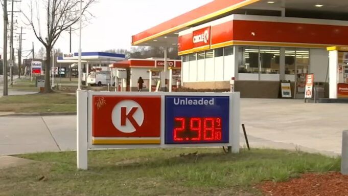 18669059_030226-wtvd-perhcick-oil-prices-img.jpg