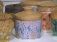 ‘Throw and Spin’: la coppia di Youngsville combina la ceramica e la lavorazione del legno in una fiorente attività artigianale