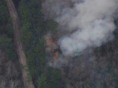 Gli equipaggi combattono diversi incendi nella contea di Moore