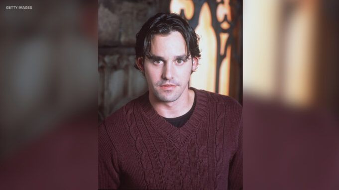 18743652_nicholas-brendon.jpg