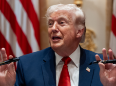 Il Tesoro americano sta lavorando per convincere Trump a firmare una nuova valuta cartacea come prima persona a sedere sulla sedia presidenziale