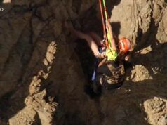 I vigili del fuoco dicono che la donna salvata dalla scogliera di San Francisco è andata alla deriva mentre nuotava vicino a Ocean Beach