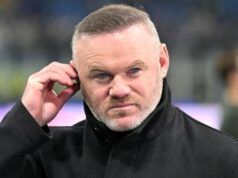 Wayne Rooney “sembra malandato” e festeggia con “donne misteriose” alla festa pre-britannica