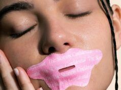 Il nastro facciale funziona? Un dentista spiega le soluzioni per russare e sbavare