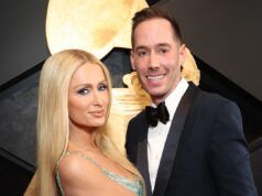 Paris Hilton smentisce le voci di un matrimonio teso con il marito Carter Ream