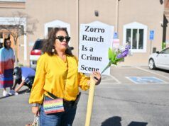 Nella foto: Epstein chiede responsabilità allo Zorro Ranch della Women’s March