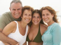 Coppia in vacanza, le lacrime vedono chi si presenta: ‘Sorpresa’