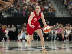 Caitlin Clark ritorna con una doppia doppia al debutto nel Team USA