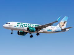 Donna sorda allontanata dal volo Frontier perché “non ascoltava”