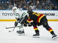 Le star cercano la migliore serie di vittorie consecutive in franchising durante il viaggio a Canucks