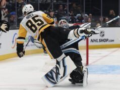 Sotto di 2 punti all’inizio, i Penguins si radunano per far vacillare Mammoth