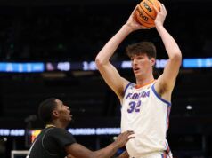 Olivier Rioux, alto 7 piedi e 2, della Florida entra nel portale di trasferimento