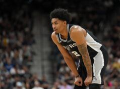 Harper raggiunge il massimo della carriera nella prima partita da professionista mentre gli Spurs martellano i Pacers