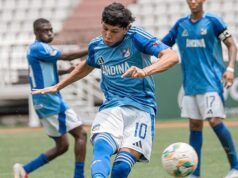 Stella del calcio di 18 anni crolla sul campo e muore mentre il club dice “il dolore ci travolge”