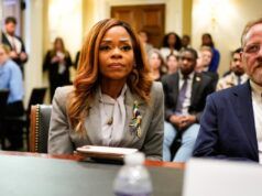 I primi democratici hanno chiesto a Scherphilus-McCormick di dimettersi a causa dei risultati etici