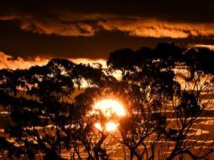 Cieli rossi australiani: ciclone tropicale Narelle