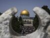 Israele vieta ai musulmani di eseguire le preghiere dell’Eid al-Fitr nella moschea di Al-Aqsa