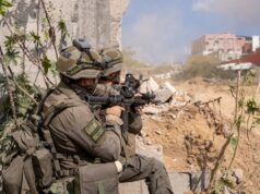 Una famiglia palestinese è stata uccisa nell’attacco dell’esercito israeliano: uccidiamo i cani!