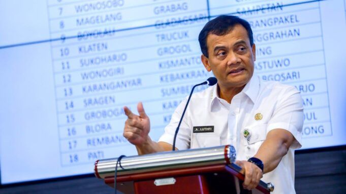 688782355b04c-gubernur-jawa-tengah-ahmad-luthfi_1265_711.jpeg