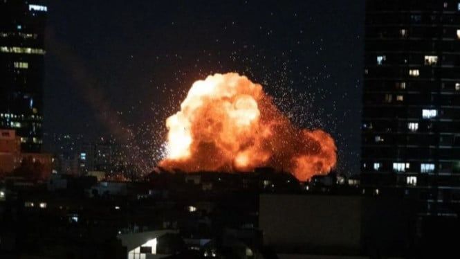 69a5525785632-ledakan-akibat-serangan-misil-iran-ke-tel-aviv-israel_gemini_665_374.jpg