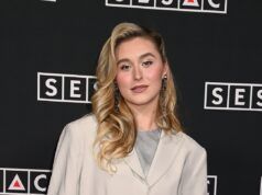 Harper Grace in finto fidanzamento