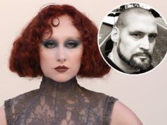 Ada parla con la guardia di sicurezza del confronto di Chapel Ron con la legge