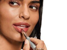 Clinique Almost Lipstick ’90s Lip è in vendita su Amazon