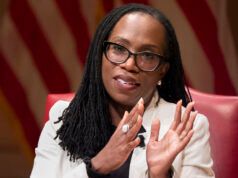 Ketanji Brown lancia un avvertimento nel caso della Corte Suprema di Jackson: “fa molti danni”