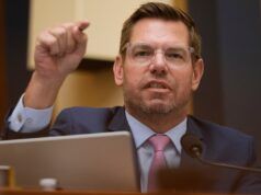 Swalwell ha avvisato l’avvocato Kash Patel del fascicolo di un caso di spionaggio cinese